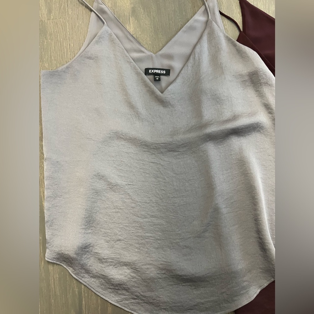 Express Blouses - Picture 2 of 4